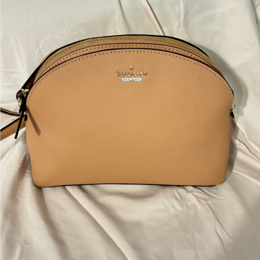 NWOT Kate Spade Tan crossbody  medium size